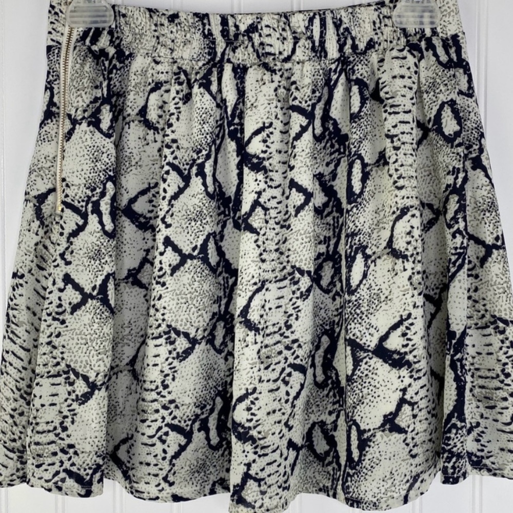Nwot Tobi Python Print Mini Skirt, Size S - image 4
